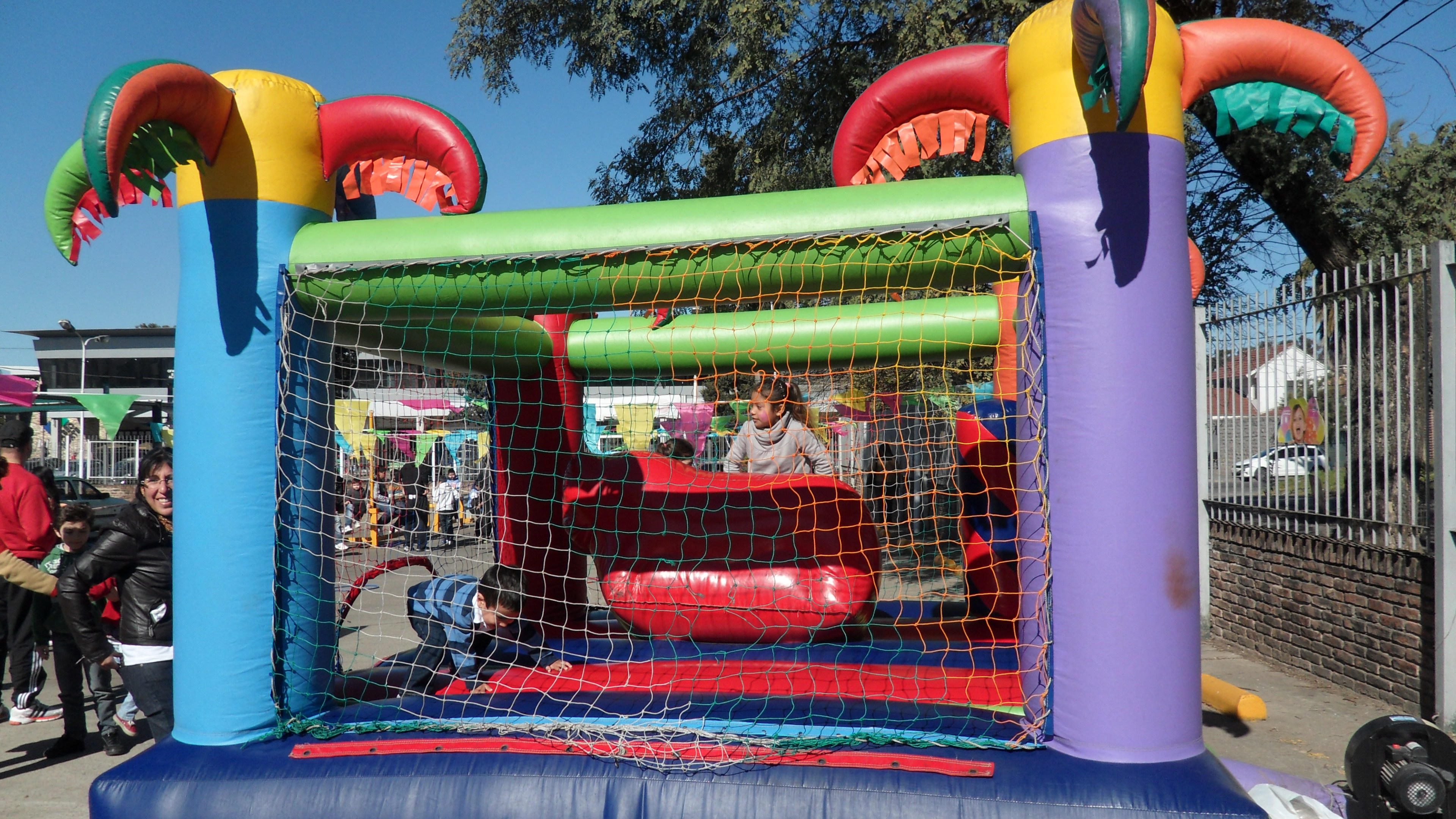 Juevos para Evento Día del niño en Carrefour