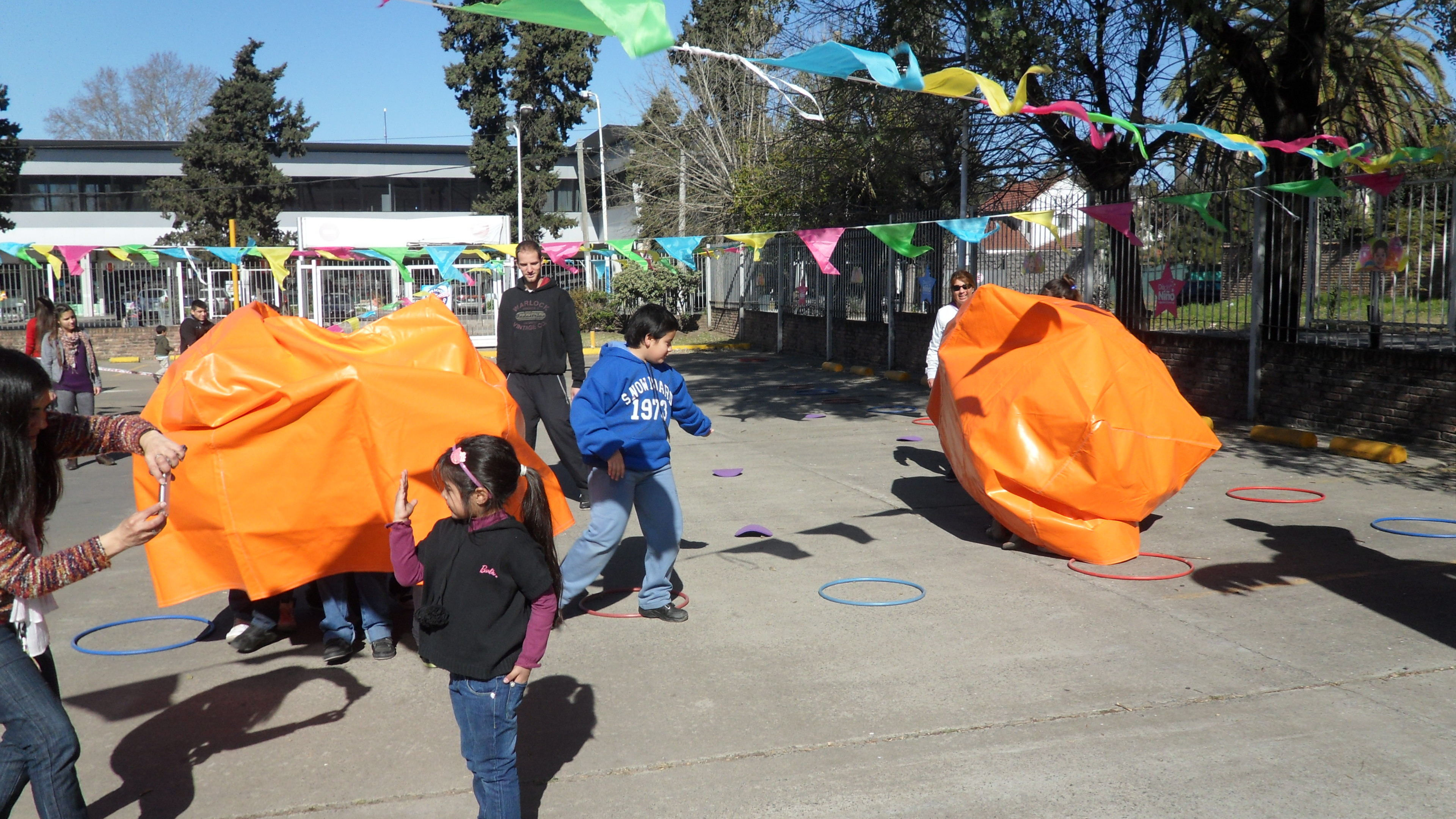 Juevos para Evento Día del niño en Carrefour