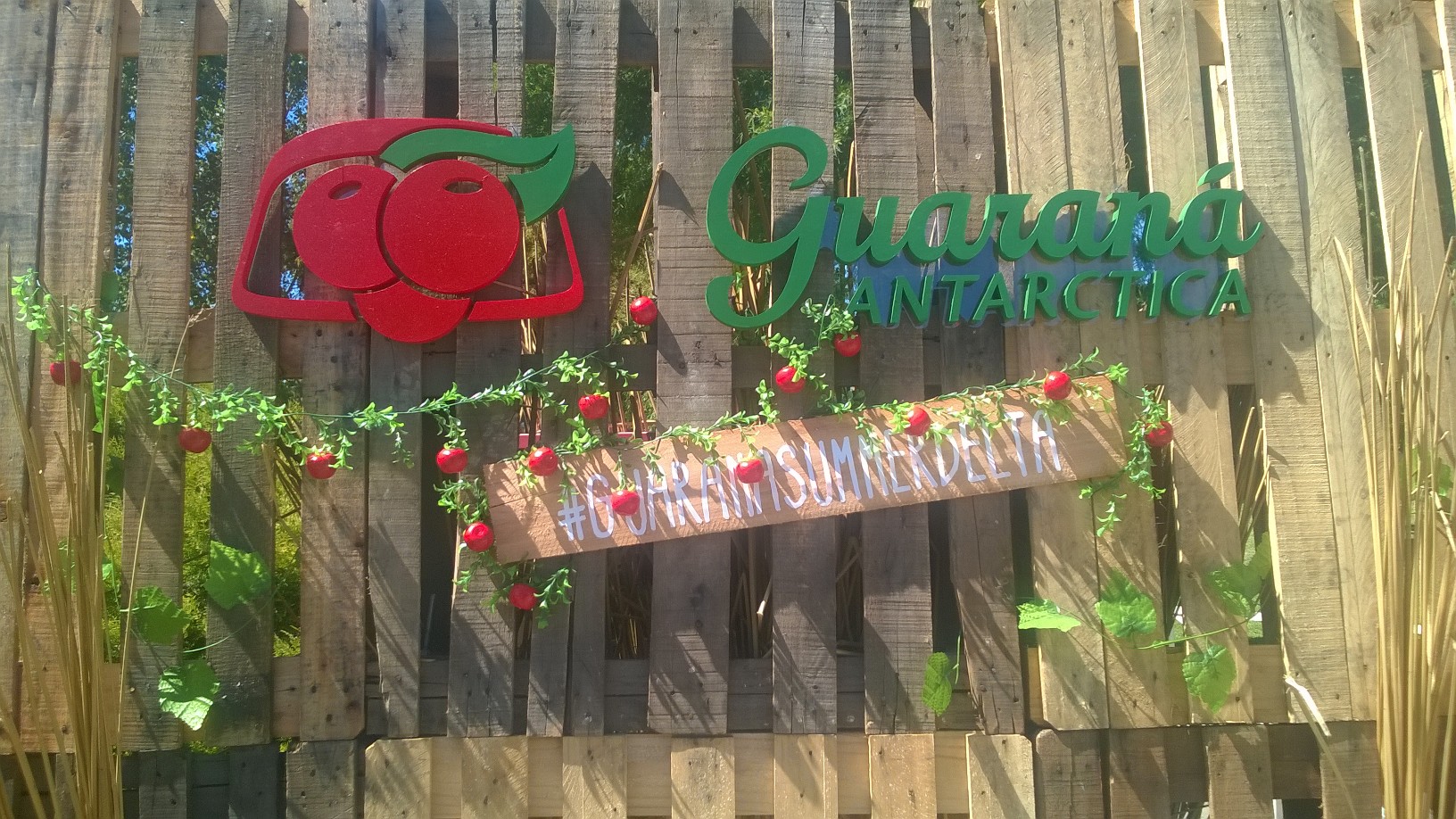 Juevos para Evento Guaraná Antartica