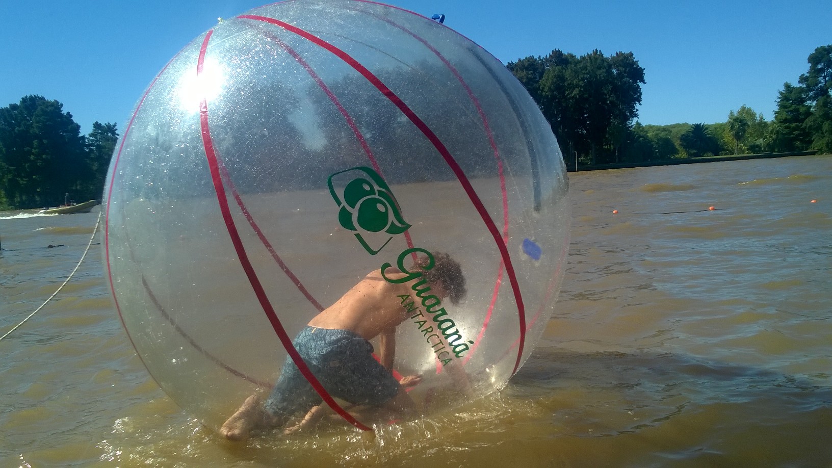 Juevos para Evento Guaraná Antartica